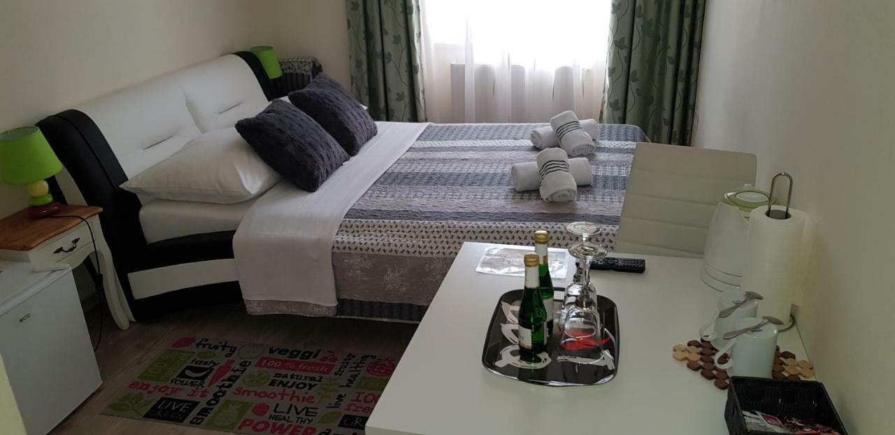Elg Rooms 포스토이나 외부 사진